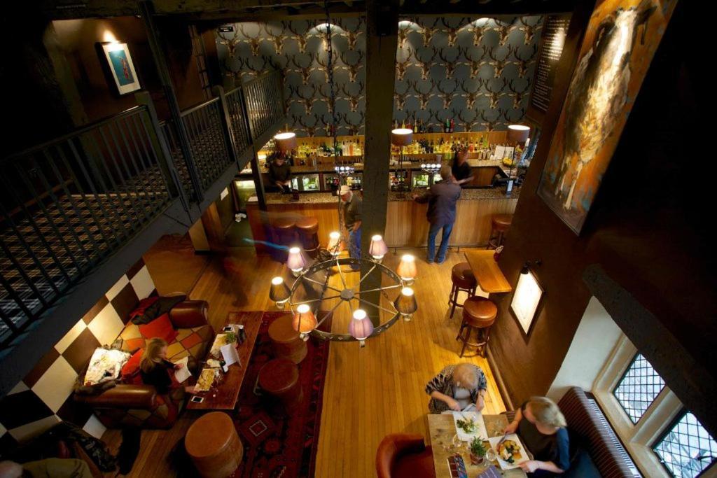 The Broadway Hotel מראה חיצוני תמונה